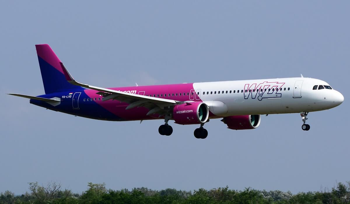 Польща 1 липня відновила авіасполучення з Україною: літак Wizz Air сів в аеропорті Київ Польща 1 липня відновила авіасполучення з Україною: літак Wizz Air сів в аеропорті Київ