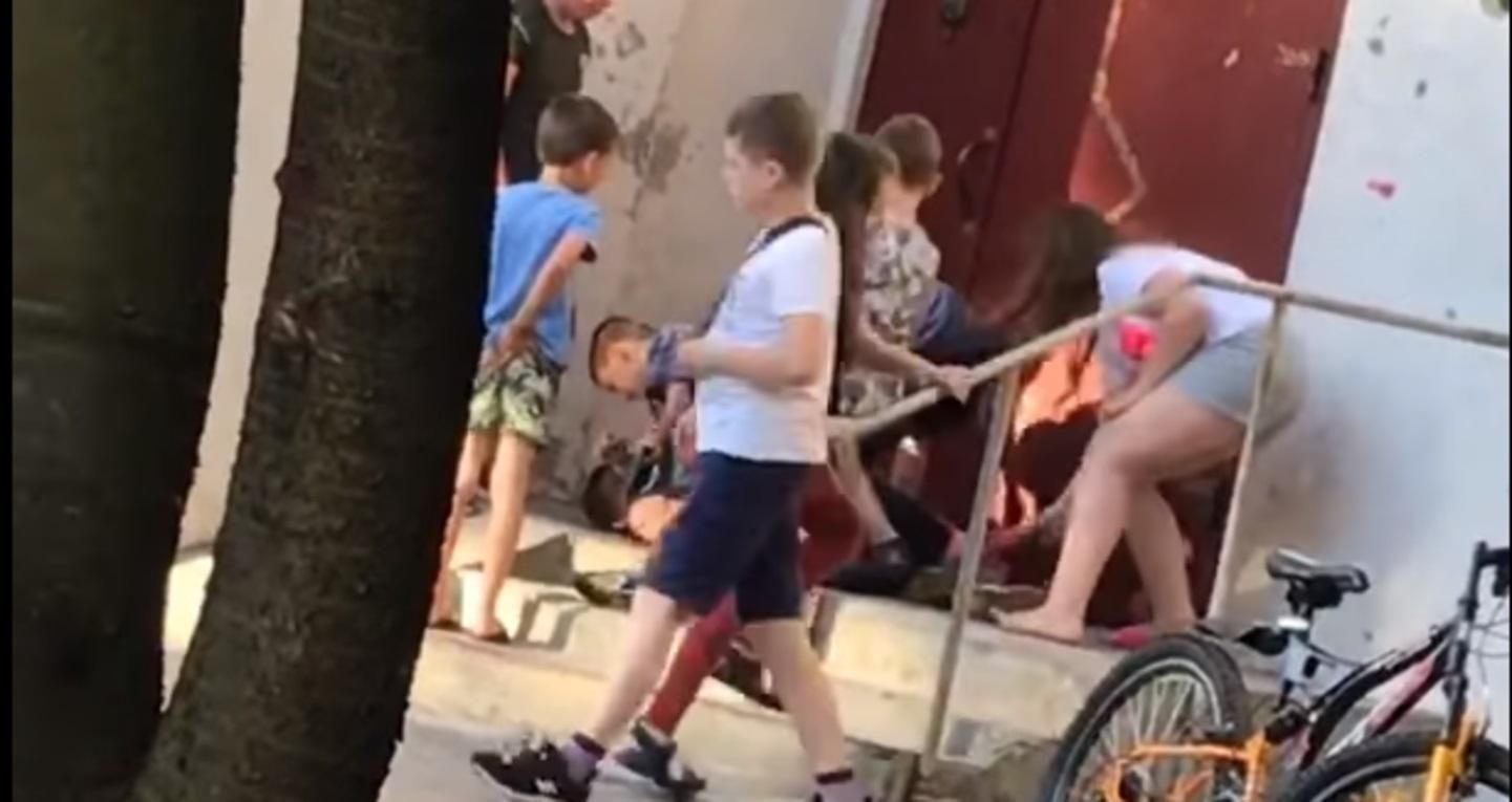 Просто гра: у поліції прокоментували жорстоке побиття дитини однолітками у Львові Просто гра: у поліції прокоментували жорстоке побиття дитини однолітками у Львові