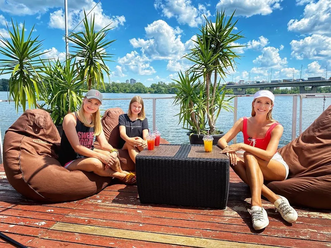 Телеведучі Лідія Таран та Катерина Осадча Телеведучі Лідія Таран та Катерина Осадча