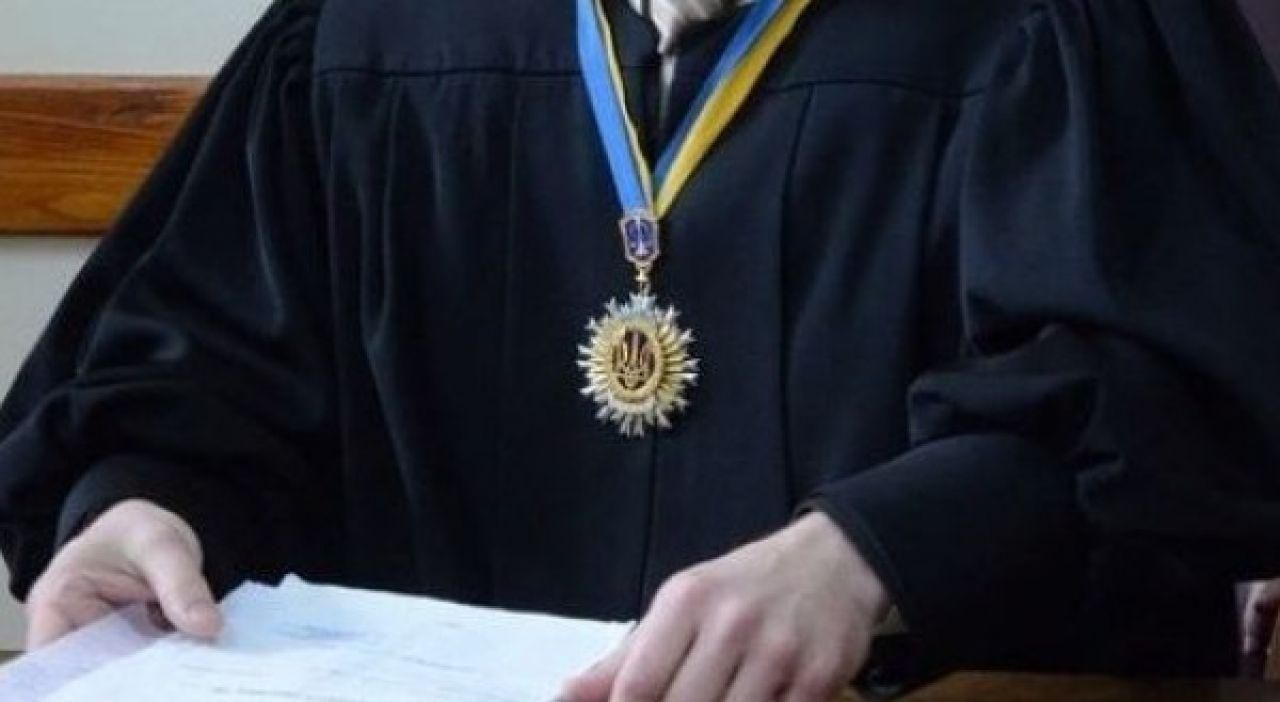 Украинская судья использовала поддельный паспорт для поездок на оккупированный Донбасс Украинская судья использовала поддельный паспорт для поездок на оккупированный Донбасс