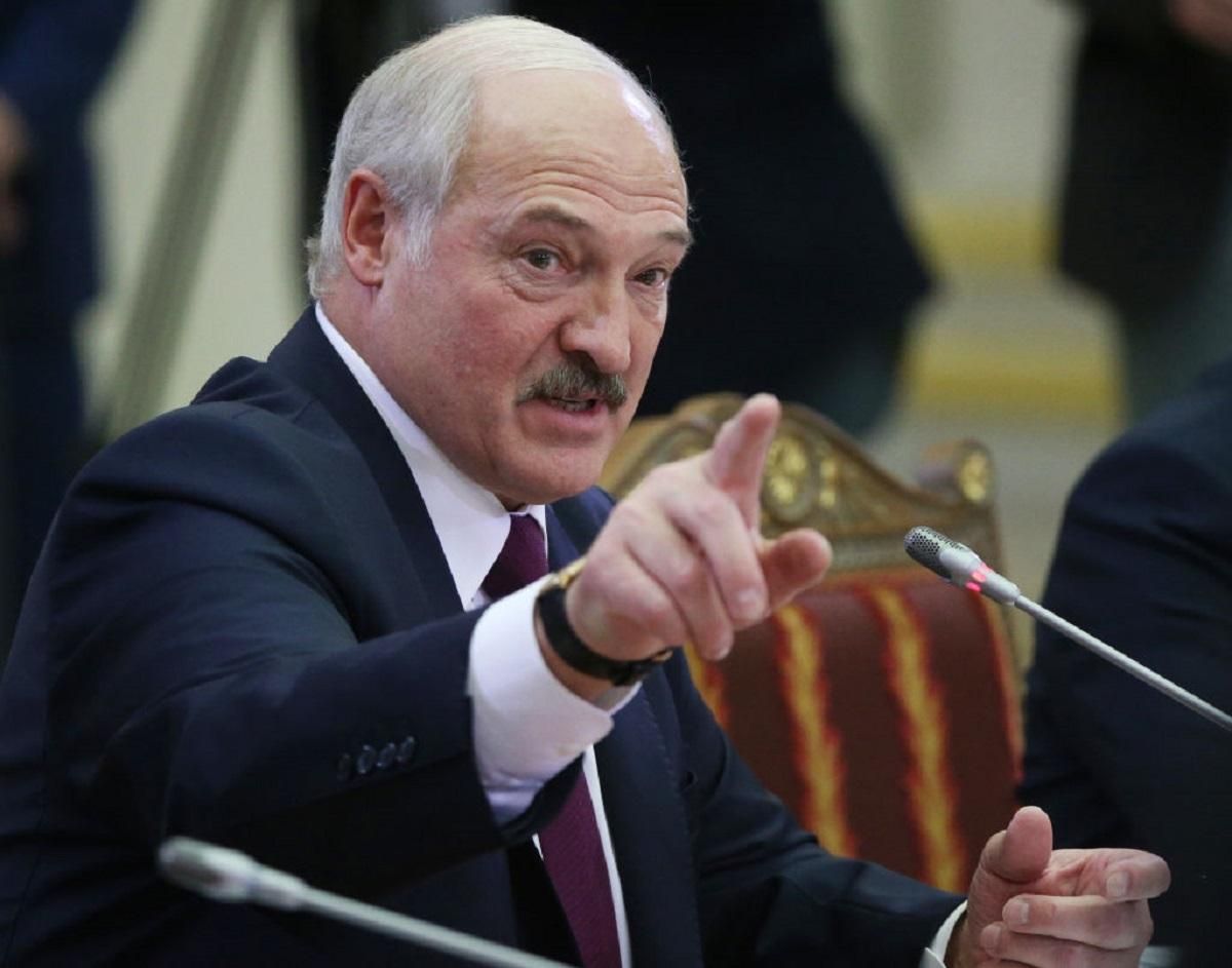 Лукашенко оголосив про перемогу Білорусі над коронавірусом