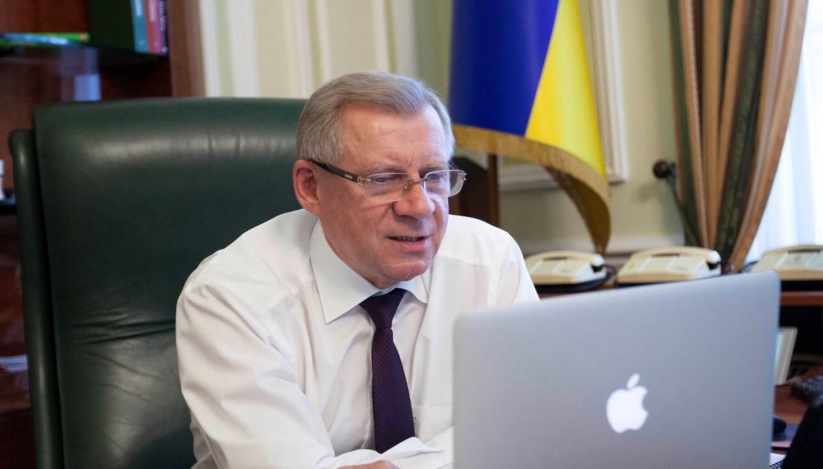 Отставка Смолия: британский экономист назвал риски для Украины