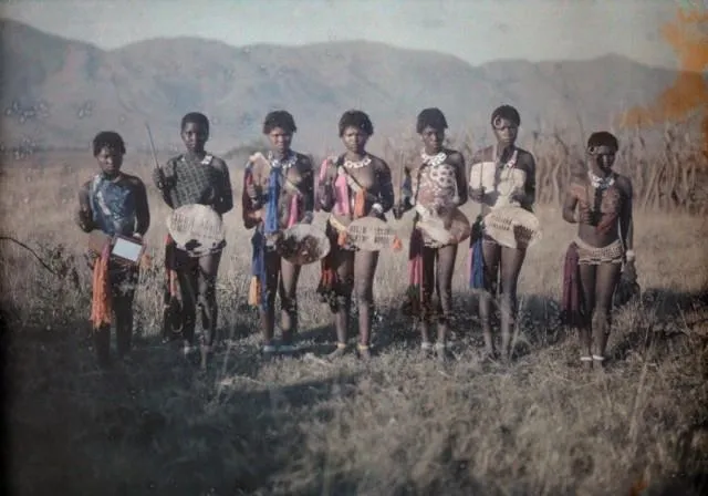 Танцівниці в Свазіленді (нині Королівство Есватіні), Африка