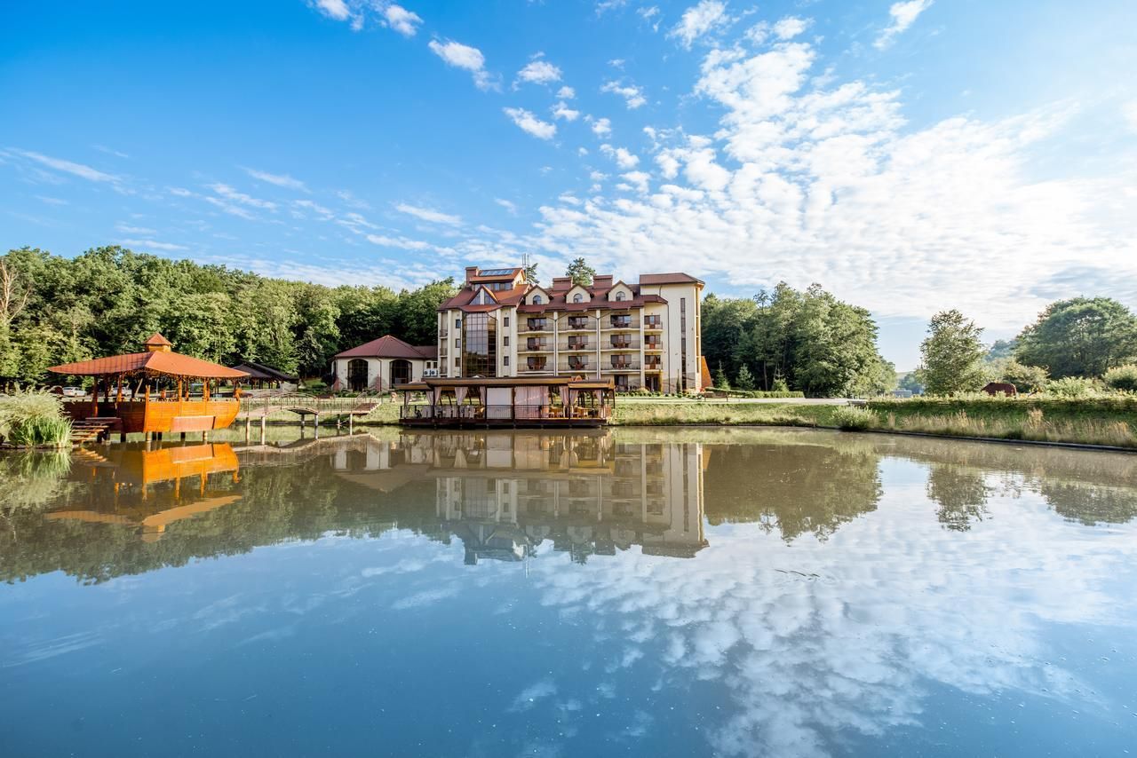 Відпочинок на озері поблизу Львова – список місць, де можна покупатися влітку
