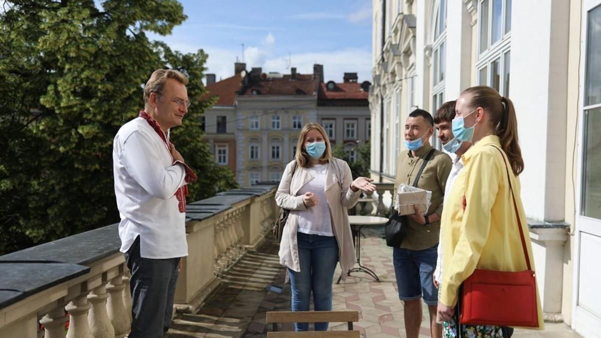 У Львові стартують зйомки фільму за романом Кузьми Скрябіна: Садовий підтримує кіновиробництво У Львові стартують зйомки фільму за романом Кузьми Скрябіна: Садовий підтримує кіновиробництво