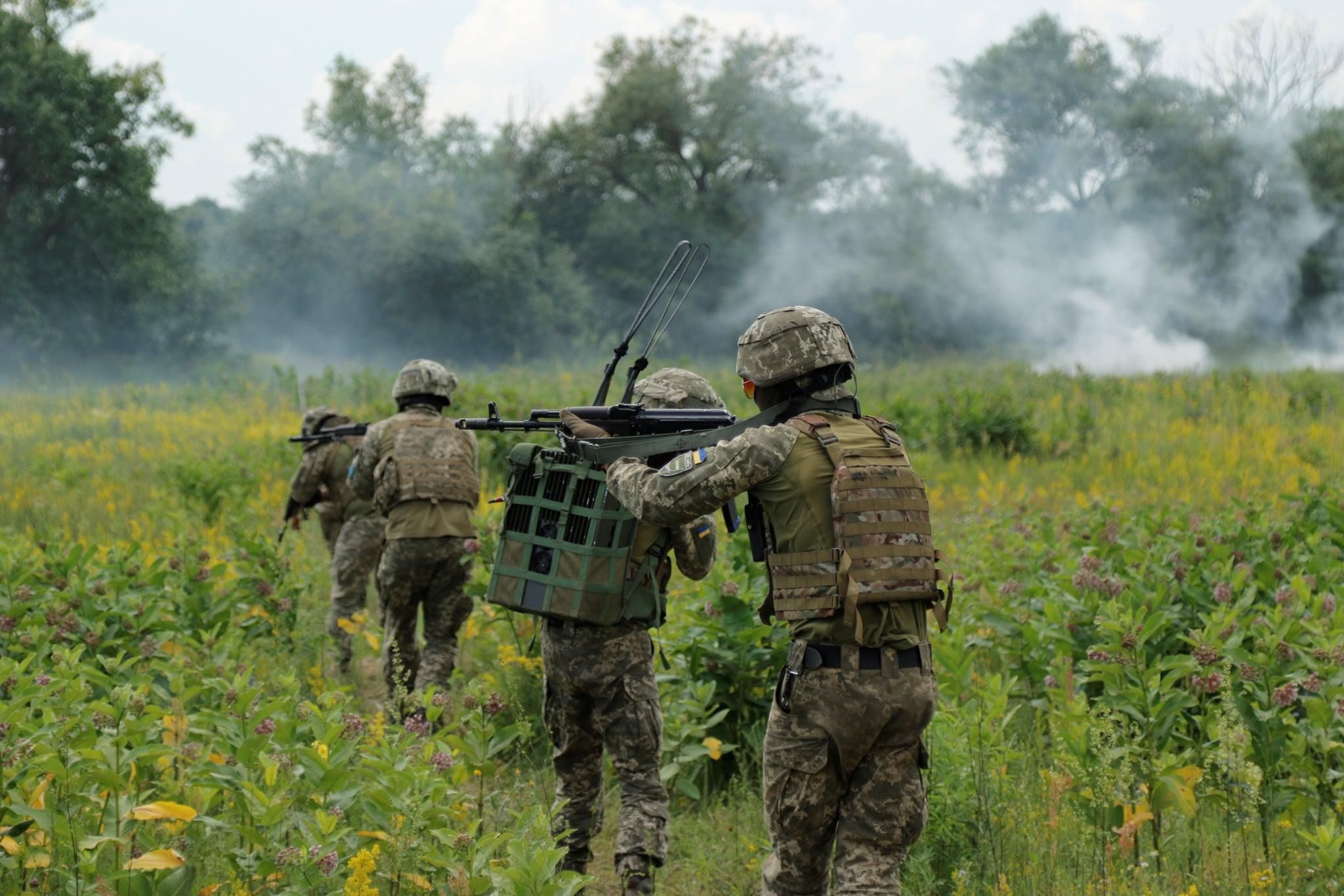 Украинские войска готовят к наступлению с применением "Джавелинов" и беспилотников "Байрактар"
