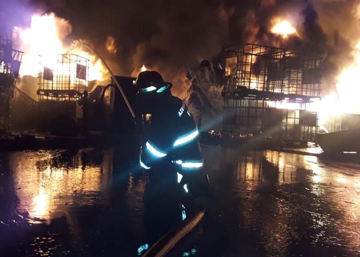  Пожар на заводе красок в Баку 4 июля 2020: есть пострадавшие