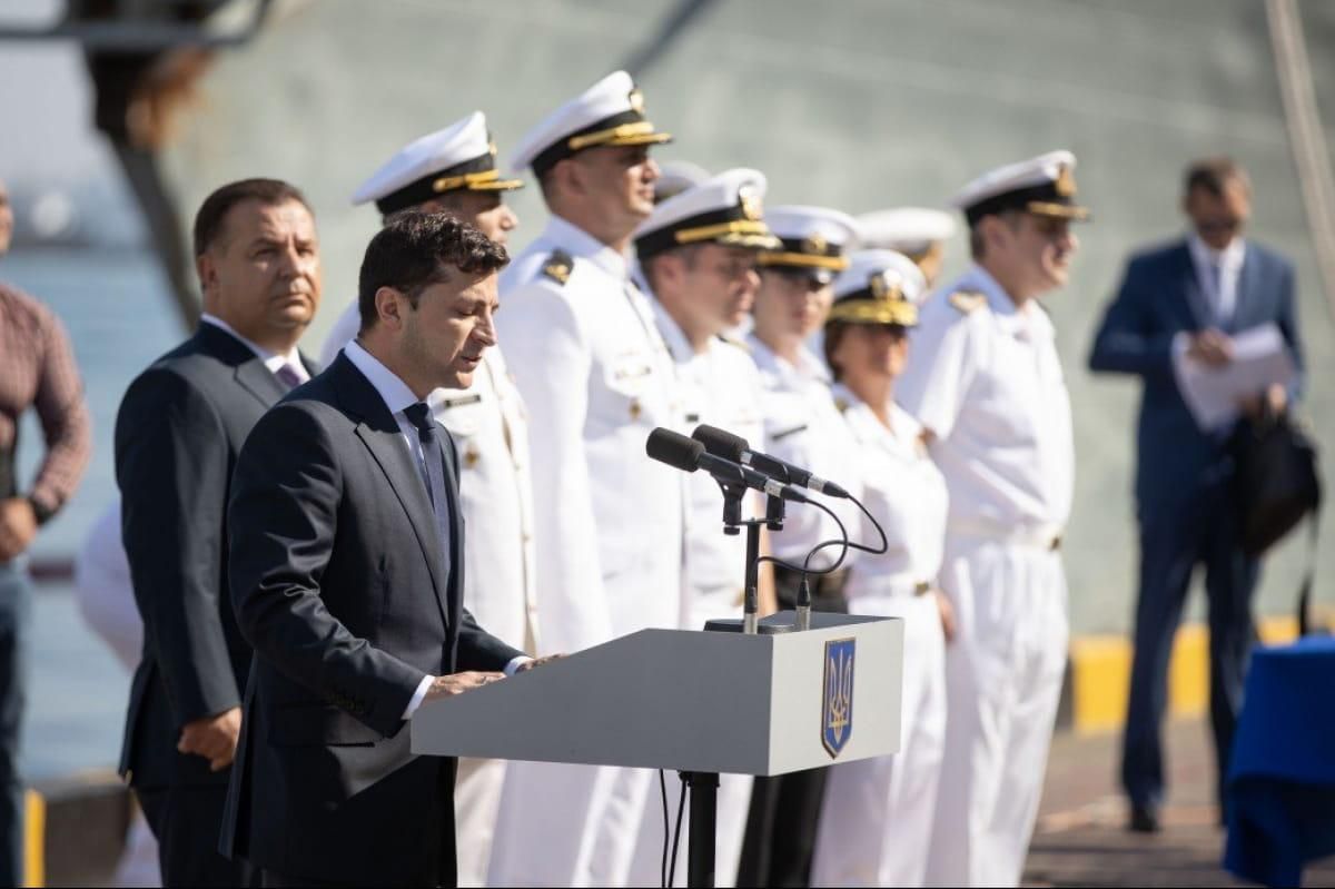 День ВМС: президент Зеленський привітав моряків та вручив їм нагороди 