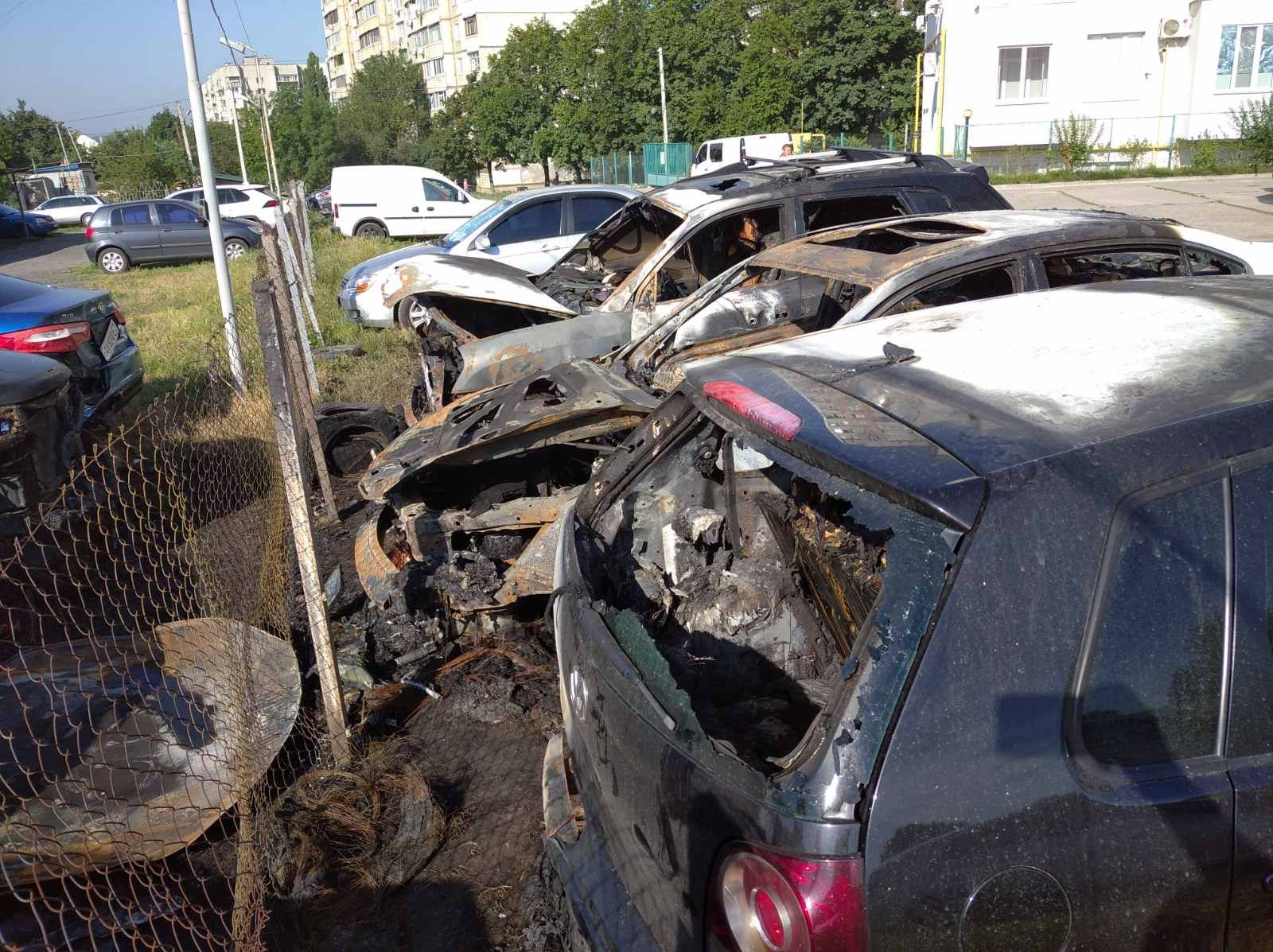Поджог авто в Харькове 5 июля 2020 - фото