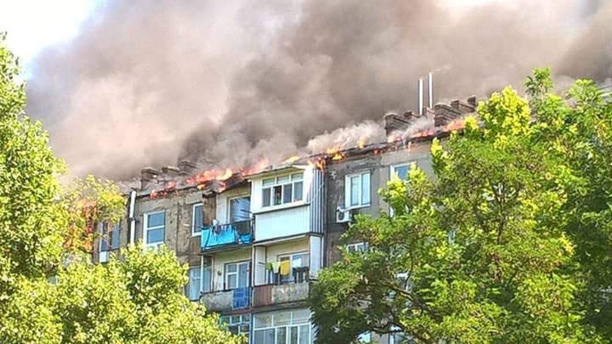 Покурив на дивані та заснув, – поліція розповіла деталі масштабної пожежі в Новій Каховці Покурив на дивані та заснув, – поліція розповіла деталі масштабної пожежі в Новій Каховці