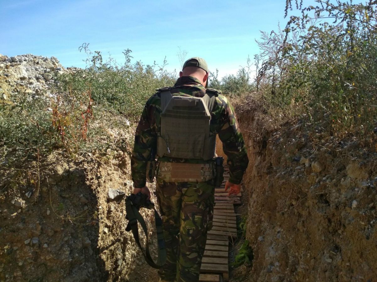 Український військовий отримав поранення під час обстрілу на Донбасі