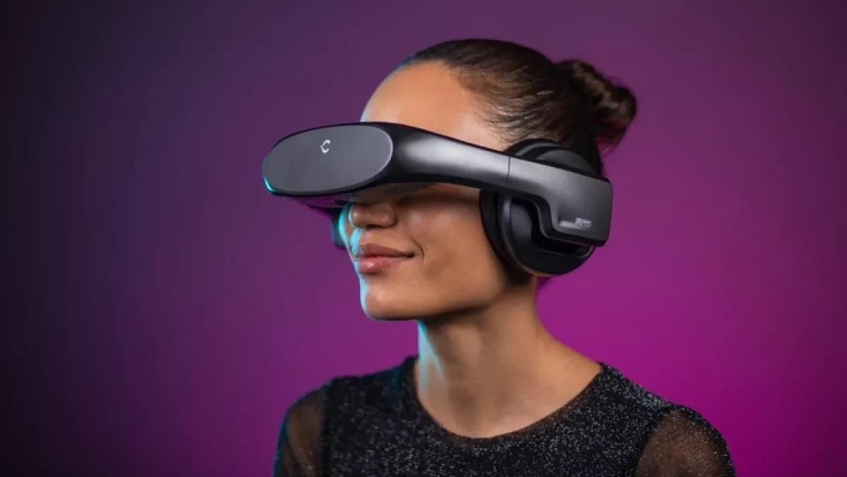 Cinera представила мобільний кінотеатр у вигляді гарнітури Cinera представила мобільний кінотеатр у вигляді гарнітури