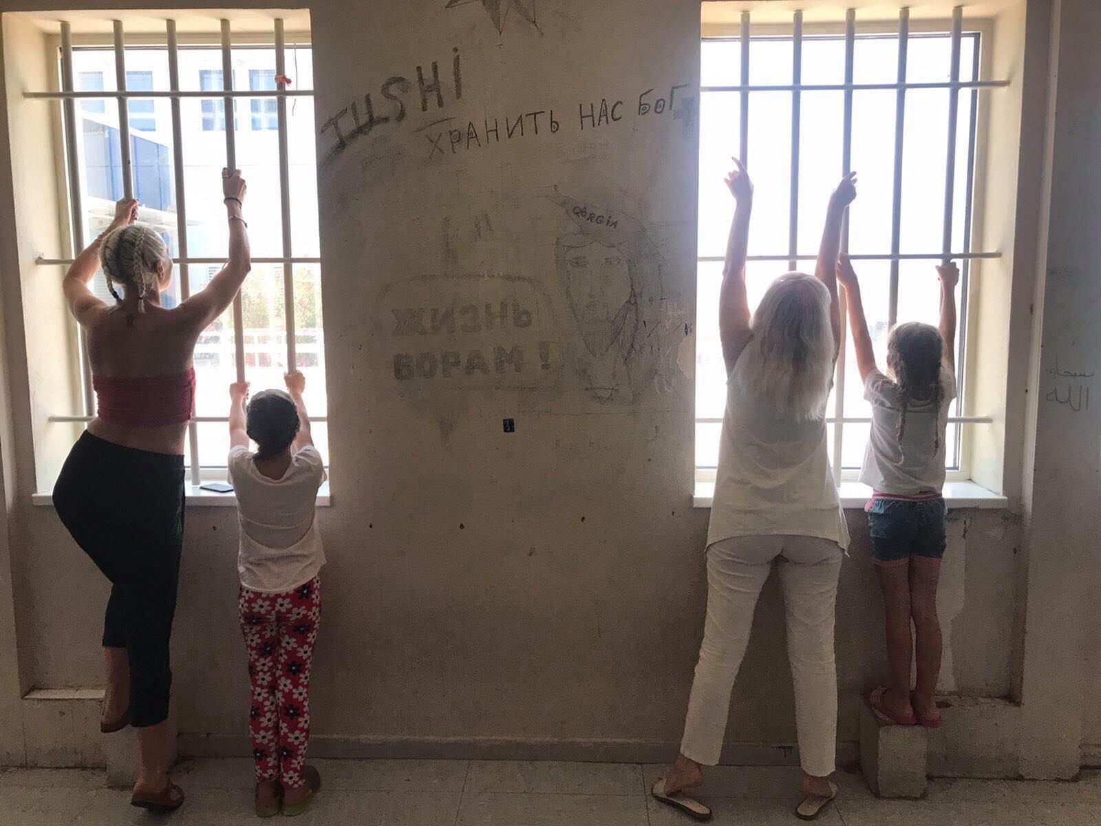 Затримані українці в Греції третю добу провели в аеропорту: яка ситуація Затримані українці в Греції третю добу провели в аеропорту: яка ситуація