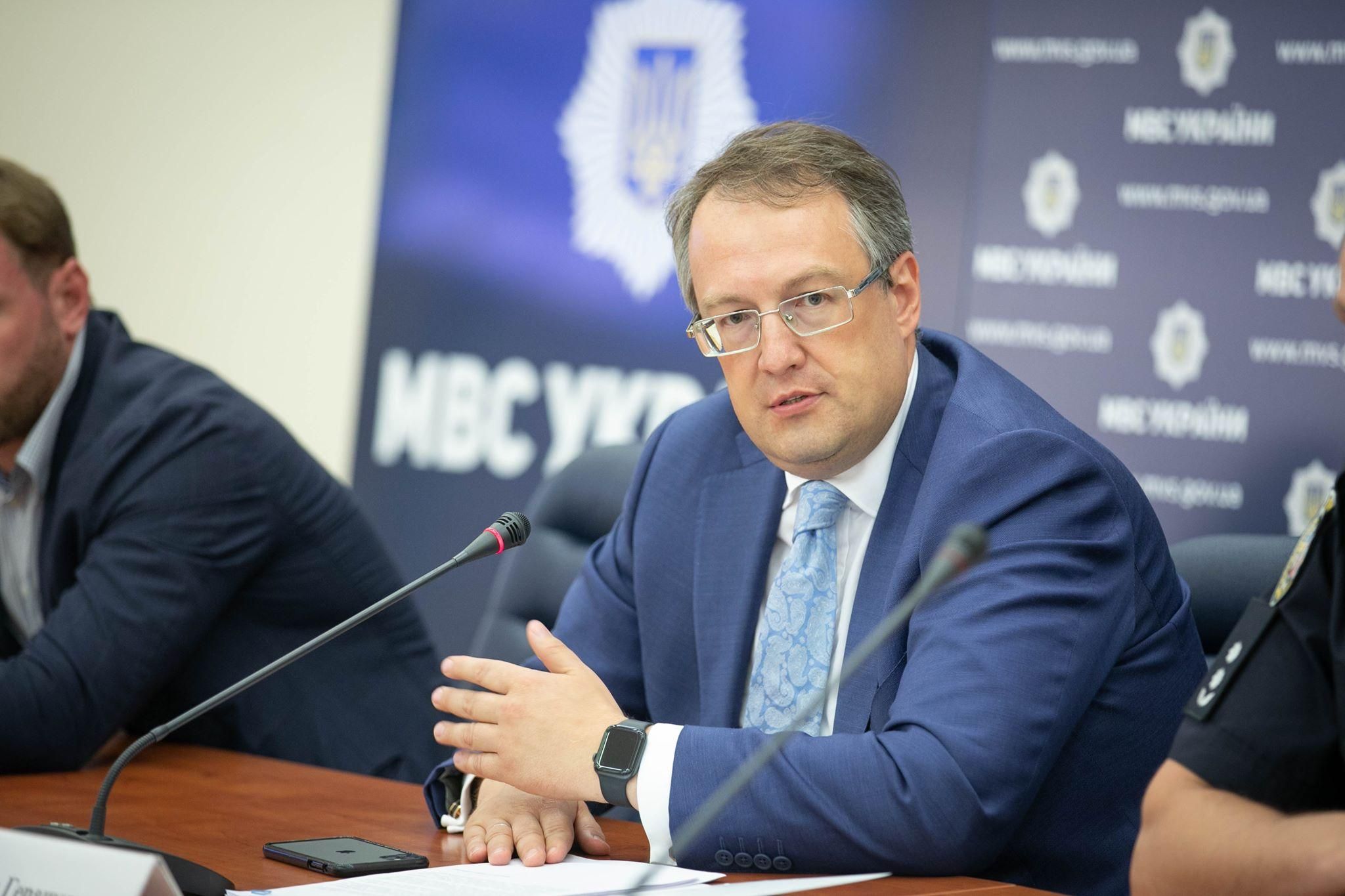 Сколько полицейских наказали за преследование невинных лиц: Геращенко сказал неправду Сколько полицейских наказали за преследование невинных лиц: Геращенко сказал неправду