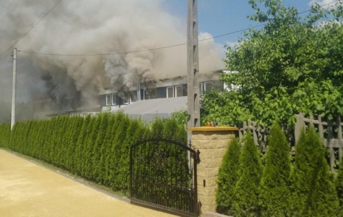 В Польше местные подожгли хостел с украинскими работниками - фото