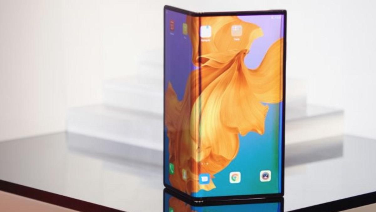 Huawei запатентувала гнучкий смартфон в новому форм-факторі Huawei запатентувала гнучкий смартфон в новому форм-факторі