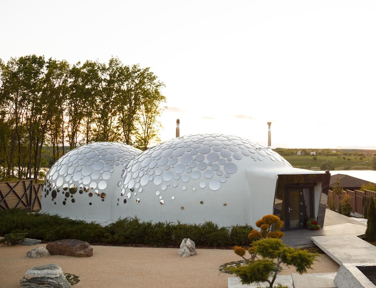 Будинок у формі бульбашки: харківський архітектор створив незвичне житло – фото 