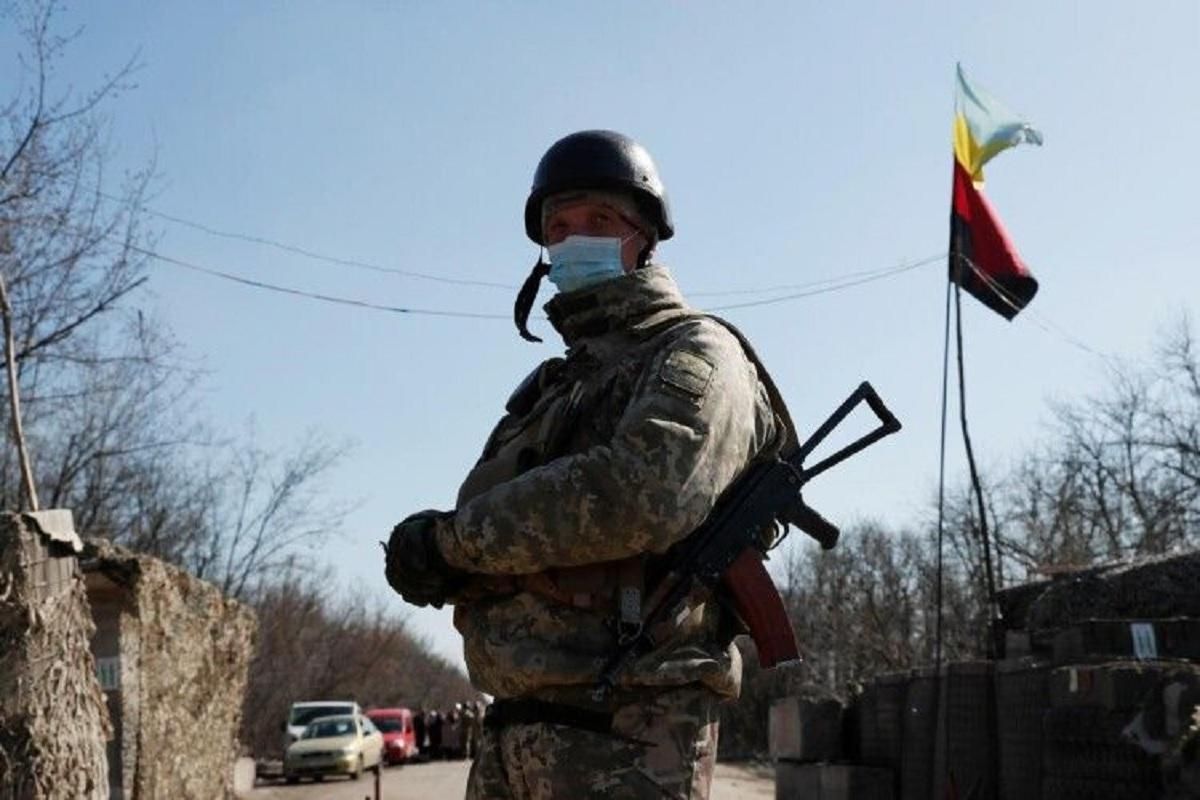 Боевики семь раз обстреляли украинские позиции на Донбассе: много раненых Боевики семь раз обстреляли украинские позиции на Донбассе: много раненых