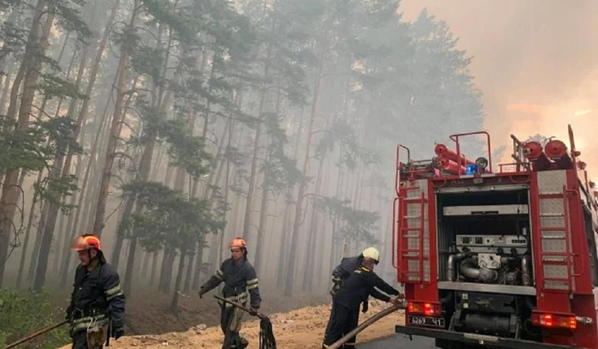 Боевики не дают авиации тушить пожар на Луганщине Боевики не дают авиации тушить пожар на Луганщине