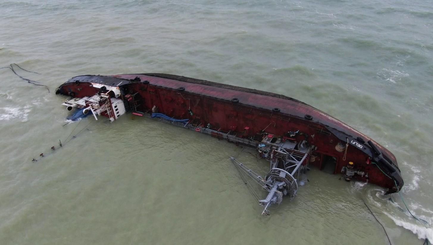 Аварія танкера Delfi під Одесою: скільки становить попередній розмір збитків – дані одеської Держекоінспекції