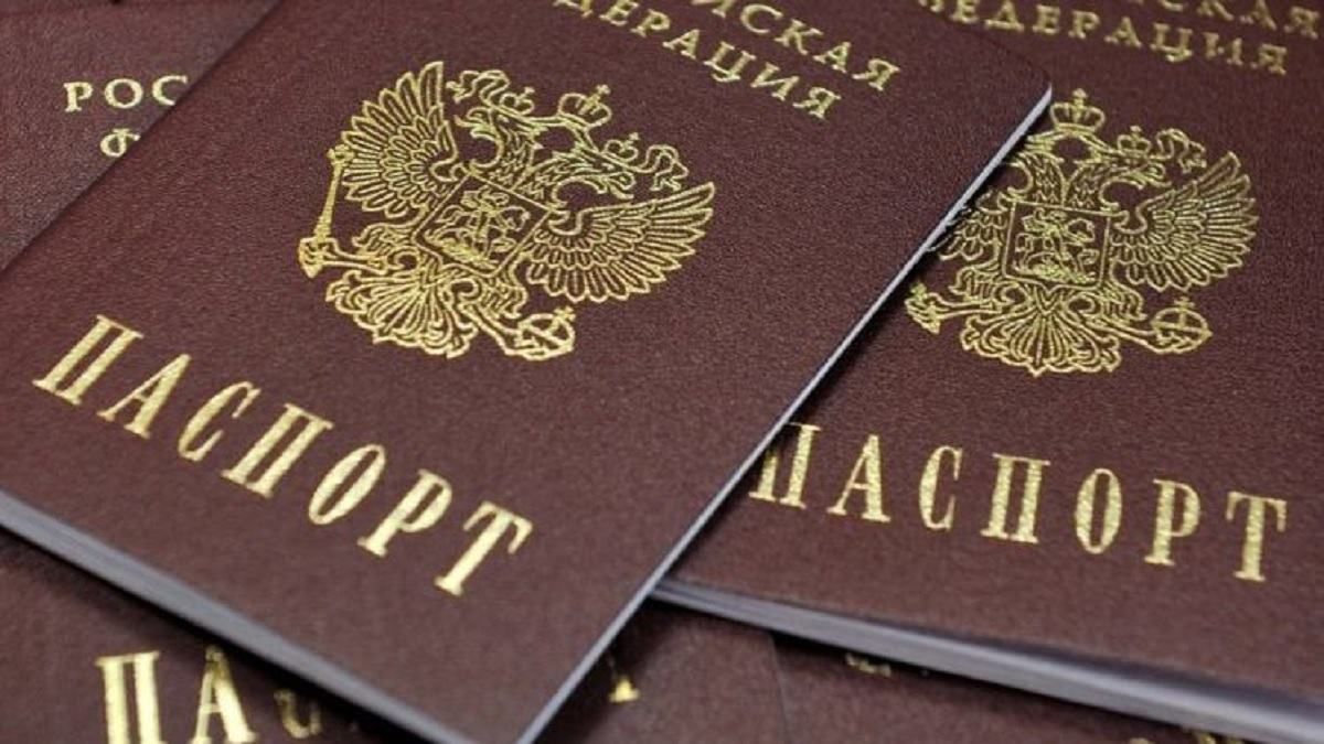 До "обнулення" Путіна причетні тисячі недійсних паспортів