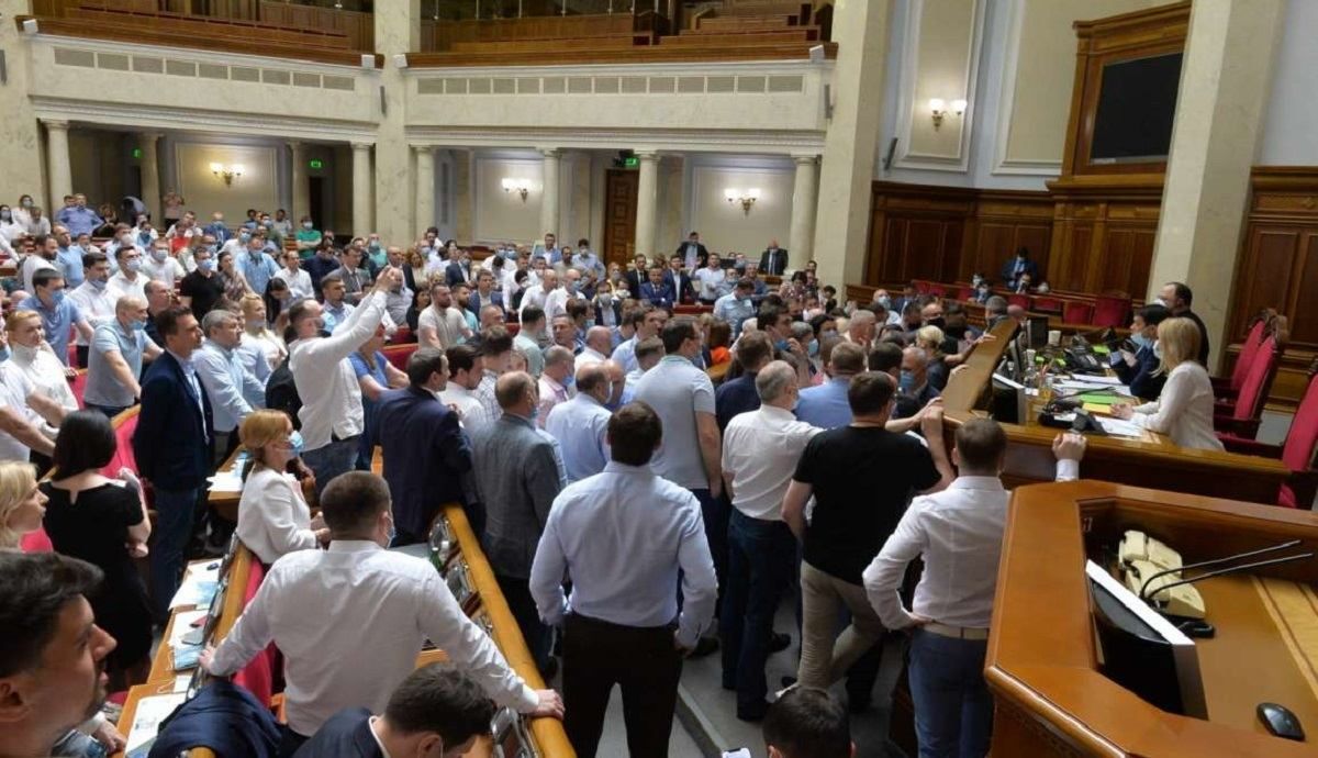 Третина "карантинних" законопроєктів Ради були нереалістичними: що це означає Третина "карантинних" законопроєктів Ради були нереалістичними: що це означає