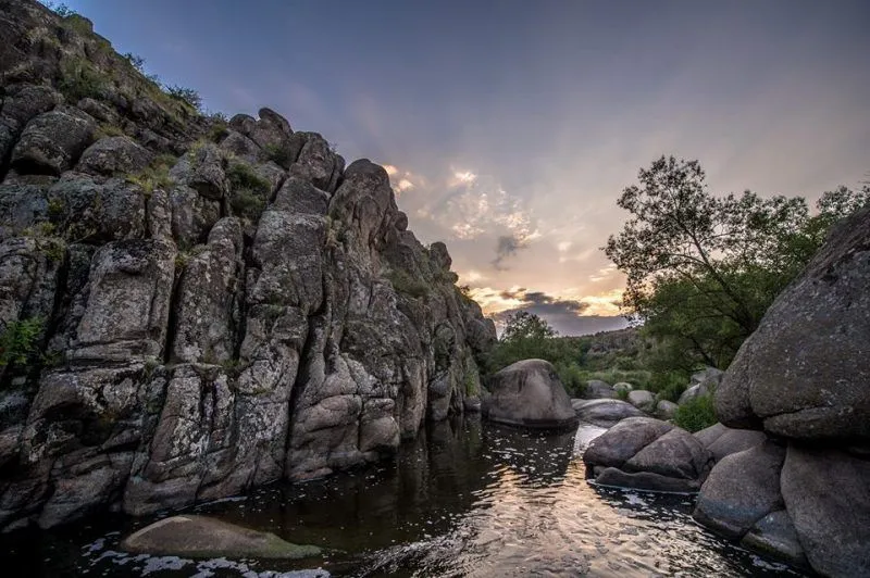Актівський каньйон - чудове місце для вікенду Актівський каньйон - чудове місце для вікенду