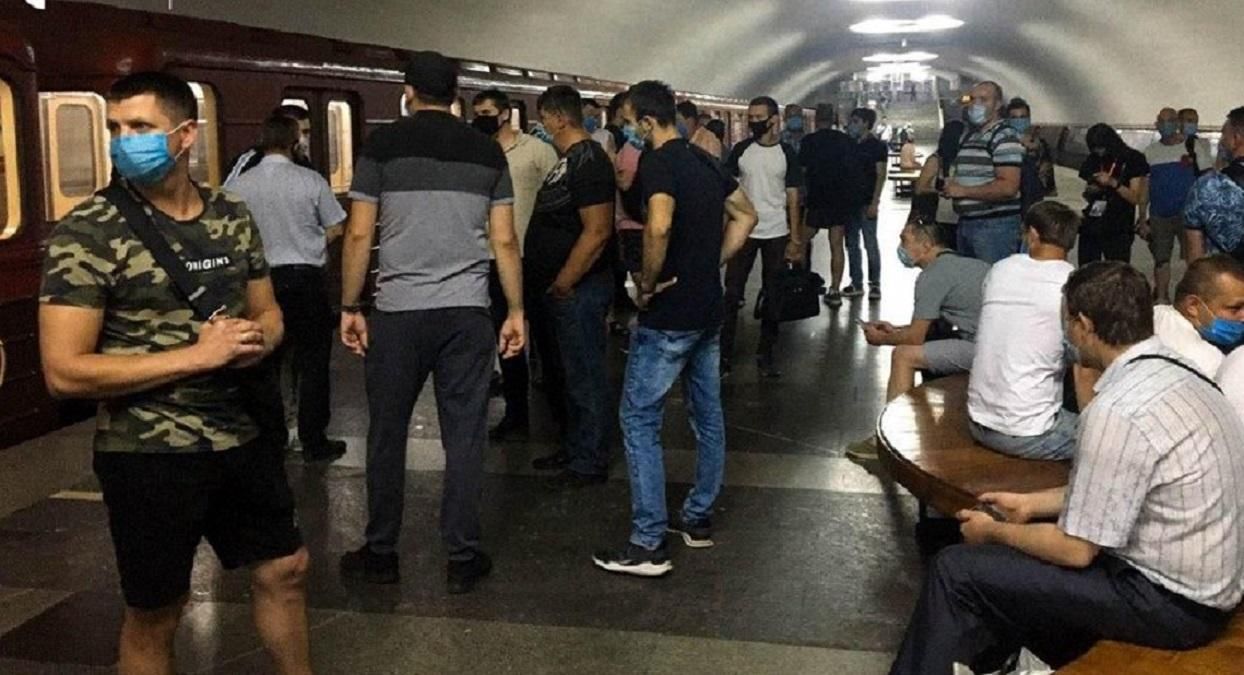 У метро Харкова протестують машиністи: їм не виплачують гроші та змушують агітувати за мера