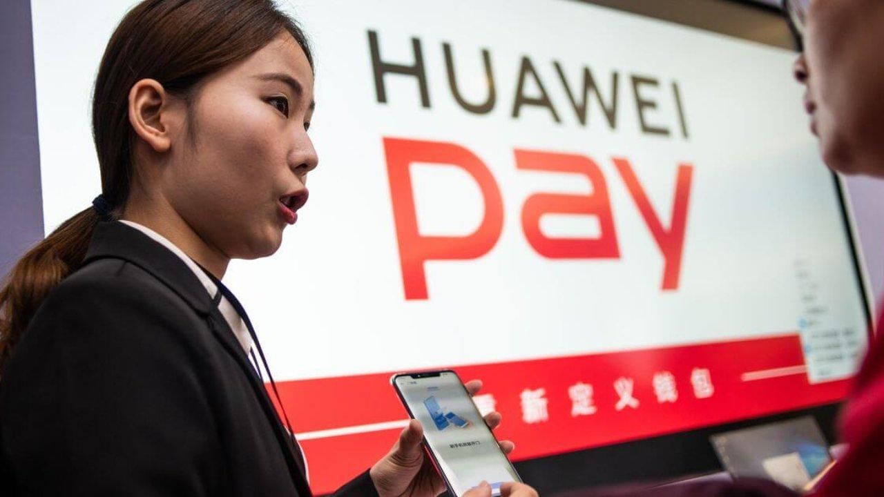 Huawei запускает в Украине оплату через NFC: дата запуска