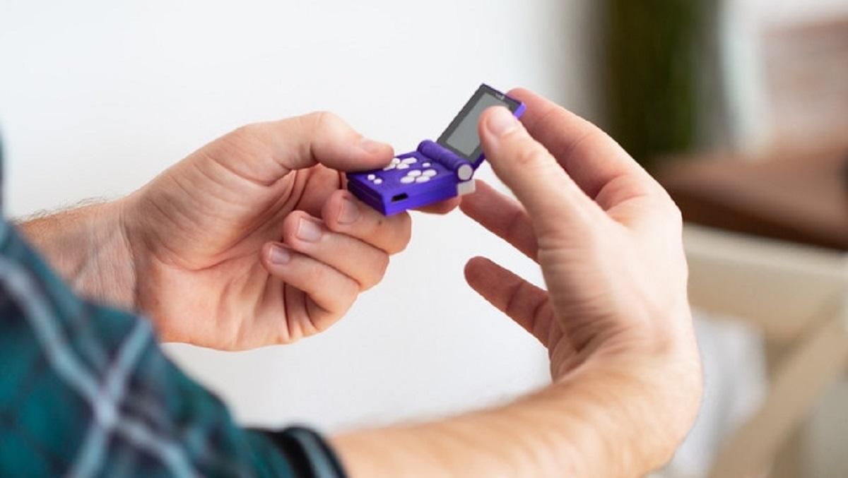 NES и SEGA на ладони: миниатюрную ретро-консоль выпустят с помощью Kickstarter NES и SEGA на ладони: миниатюрную ретро-консоль выпустят с помощью Kickstarter