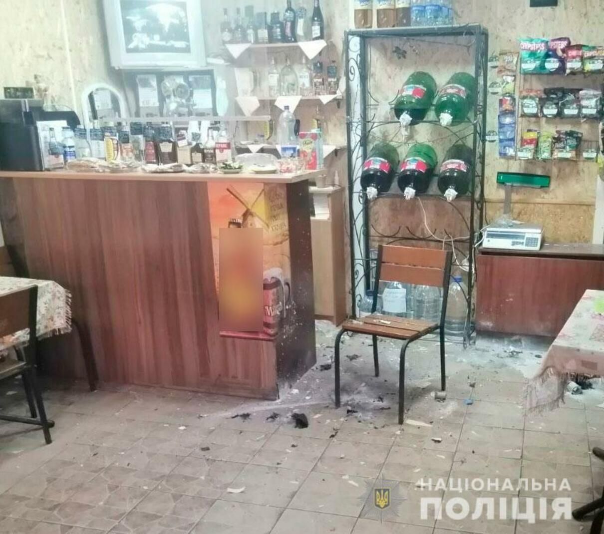 У Полтаві у кафе підірвали петарди 11 липня 2020 - фото У Полтаві у кафе підірвали петарди 11 липня 2020 - фото