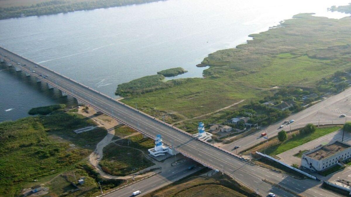 Перекриття мосту на Херсонщині: чому протестують власники нічних клубів