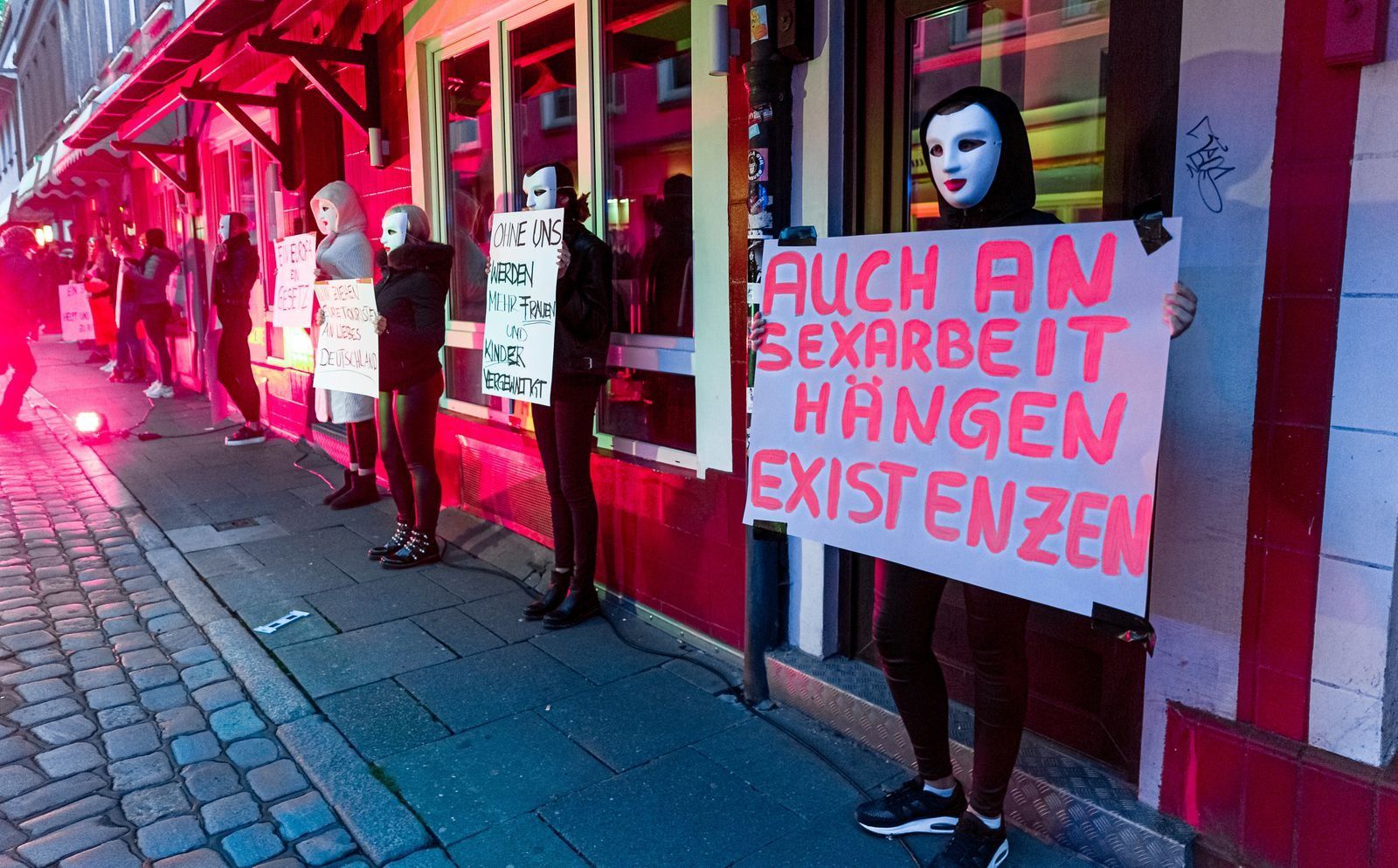 Секс-работники вышли на протест в Германии: фото, видео