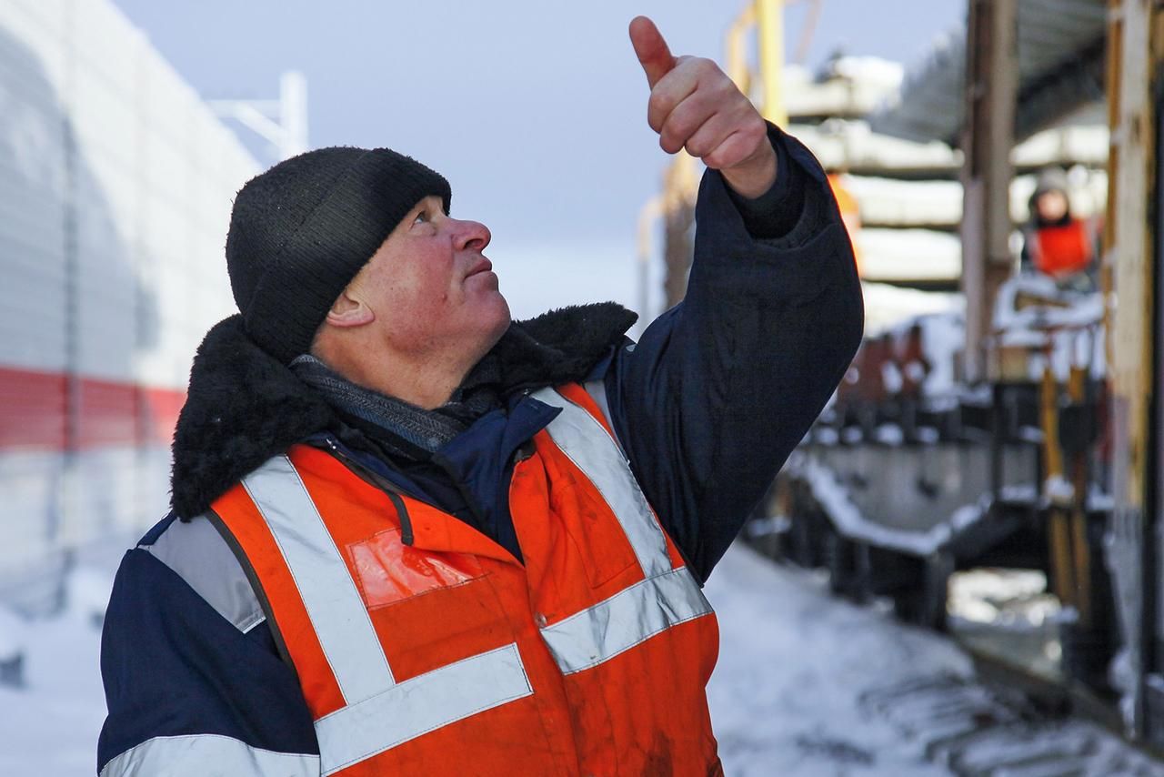 В России рабочие разгромили офис компании, которая не дала им зарплату: впечатляющее видео В России рабочие разгромили офис компании, которая не дала им зарплату: впечатляющее видео