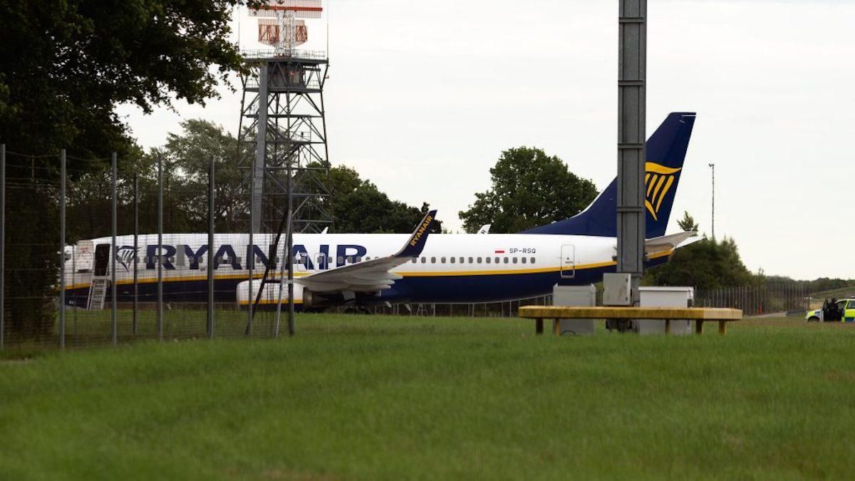 Самолет Ryanair экстренно посадили в Лондоне из-за сообщения о бомбе