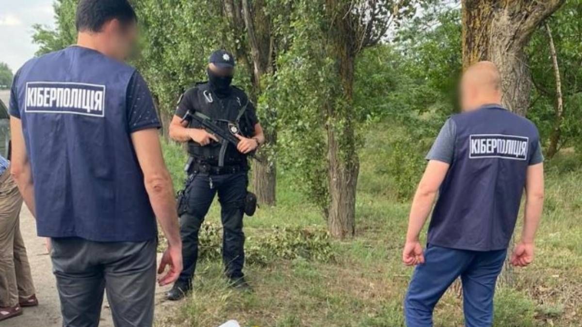 Украинцы взломали счета латвийского банка: детали мошеннической схемы Украинцы взломали счета латвийского банка: детали мошеннической схемы