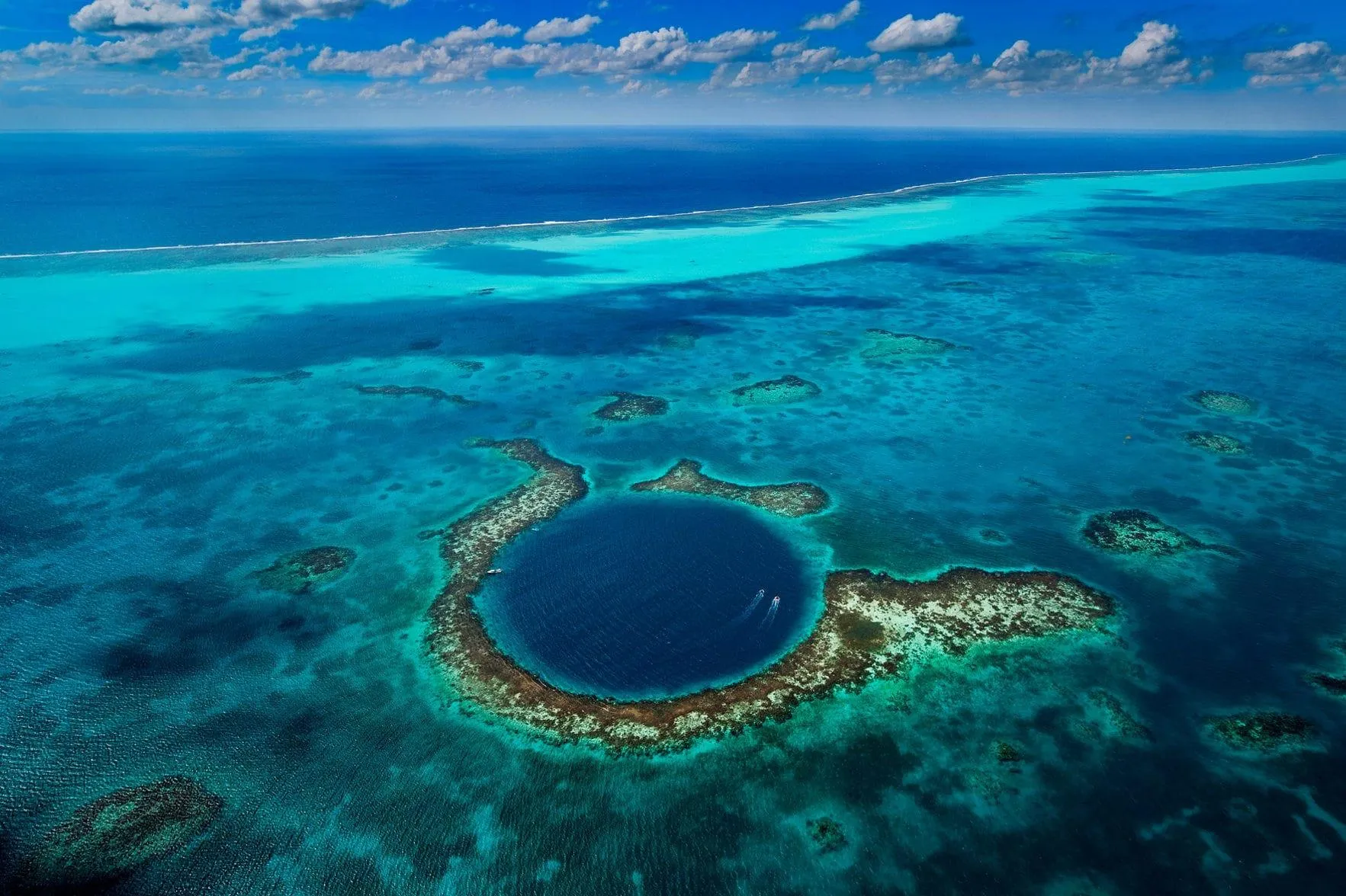 Блакитна діра Діна на Багамах