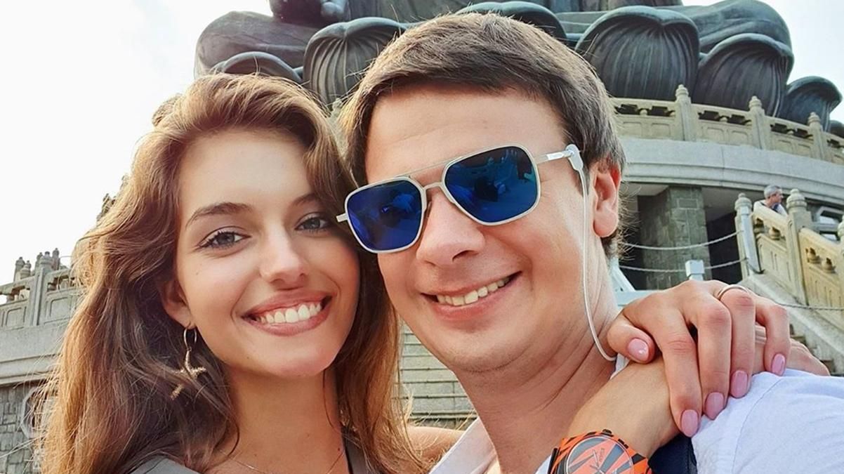Дмитро Комаров вперше оголосив, як освідчився дружні – дивовижні фото