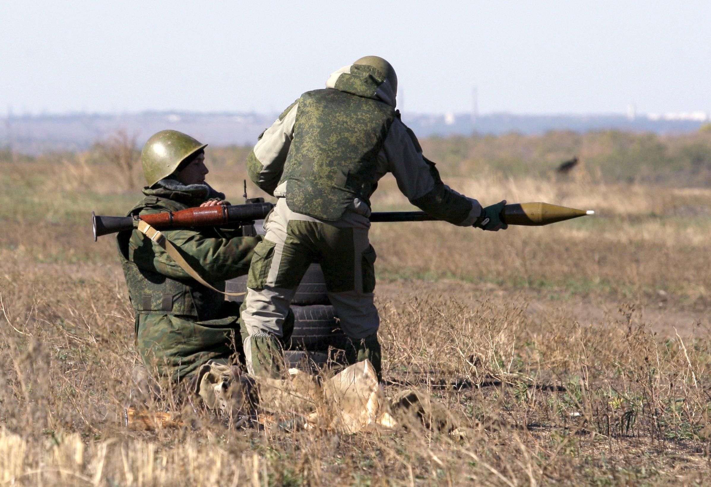 Гаряча доба на Донбасі: майже два десятки обстрілів і багато поранених 