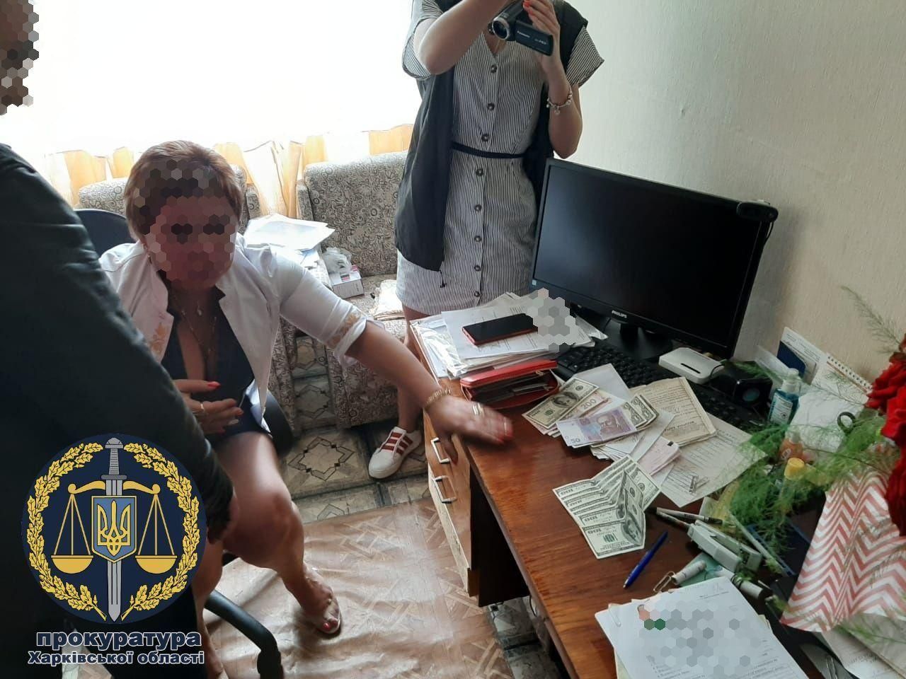 Голову військово-медичної комісії затримали на хабарі у Харкові: фото