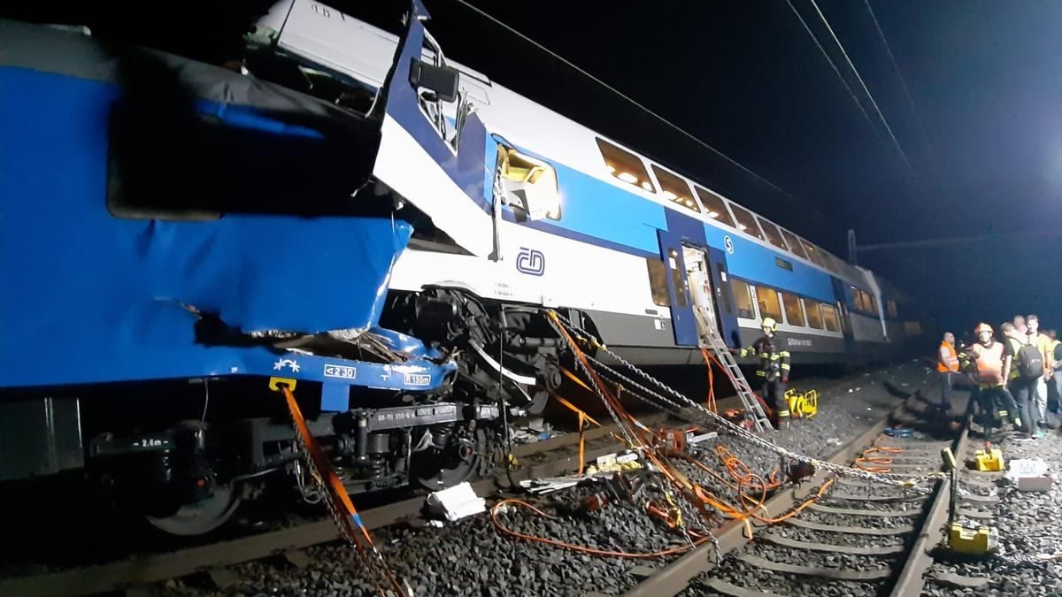 У Чехії 14.07.2020 зіткнулися два потяги: є загиблий – фото У Чехії 14.07.2020 зіткнулися два потяги: є загиблий – фото