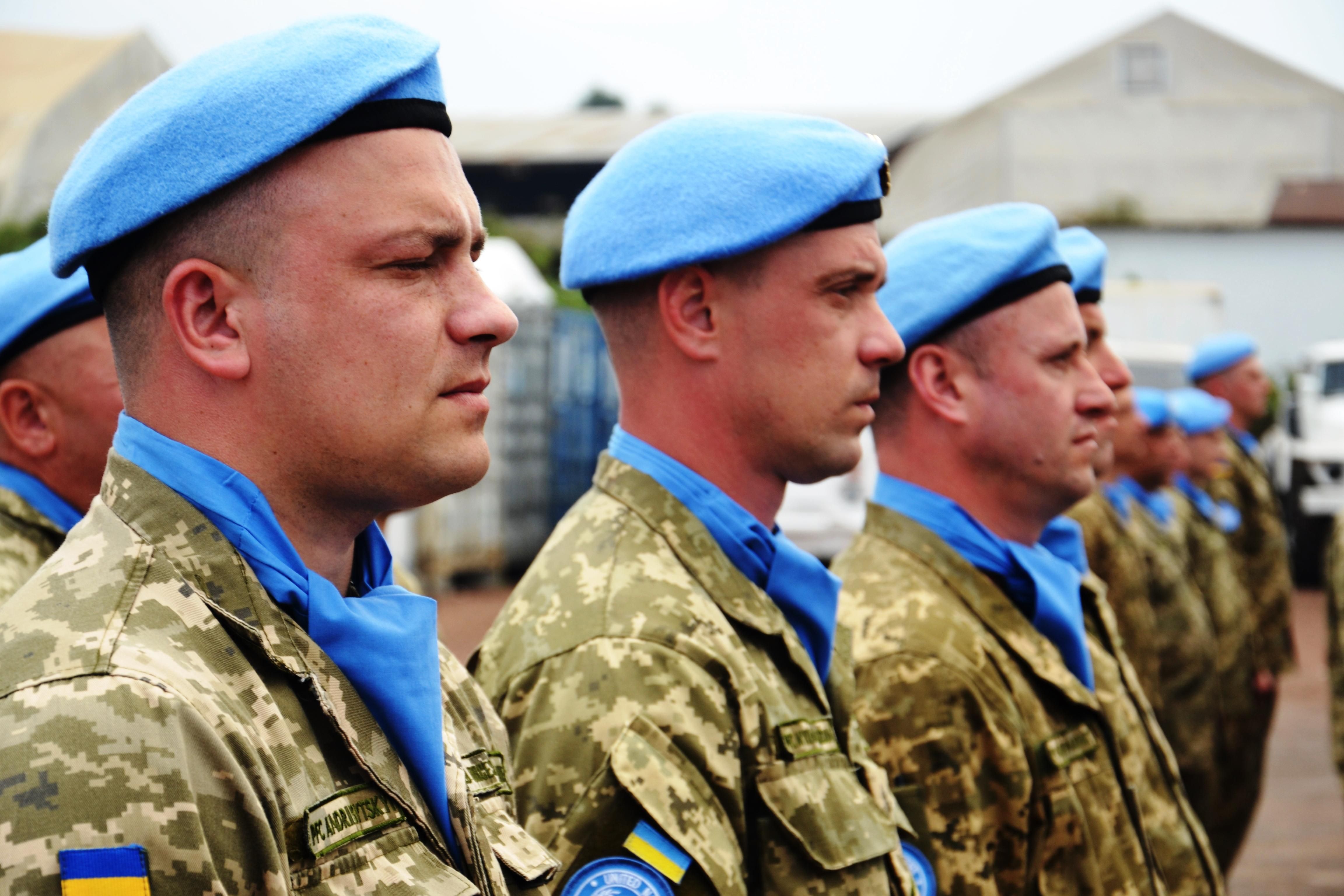 Воїни ЗСУ захищають мир не лише на сході: вітання політиків із Днем українських миротворців