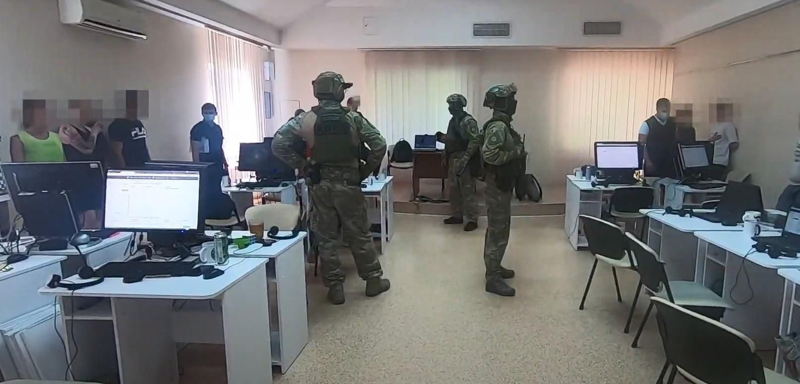 Масштабное мошенничество: в Одессе разоблачили колл-центр, который выманивал у людей деньги Масштабное мошенничество: в Одессе разоблачили колл-центр, который выманивал у людей деньги