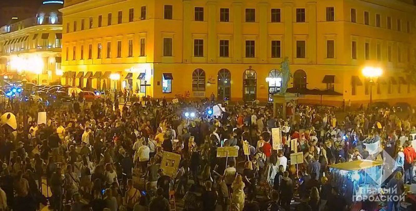 Протесты в Одессе: рестораторы возмущены закрытием заведений в 23 часа Протесты в Одессе: рестораторы возмущены закрытием заведений в 23 часа