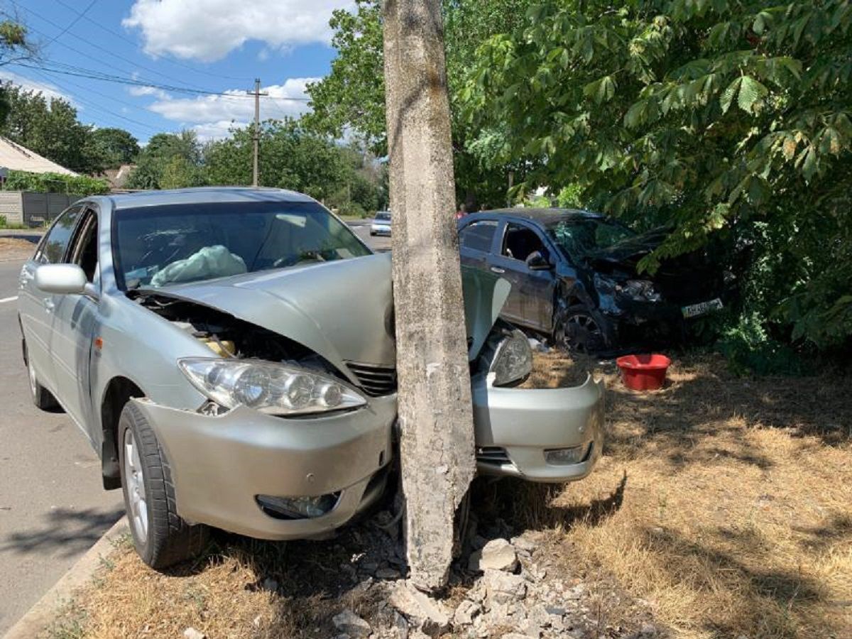 Страшное ДТП в Мариуполе: чтобы достать пострадавших из авто, вызвали  спасателей – фото - Новости Мариуполя - 24 Канал