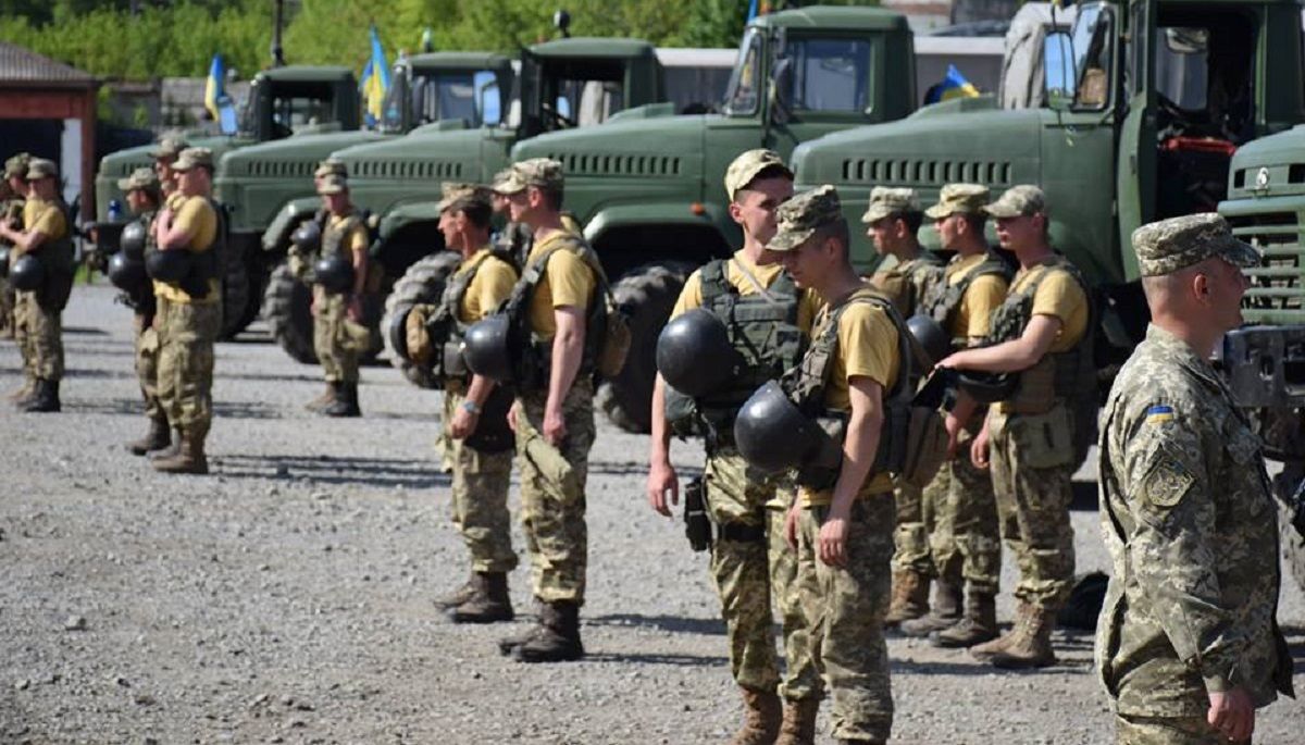 Чи продовжить Україна перехід на контрактну армію: відповідь Міноборони