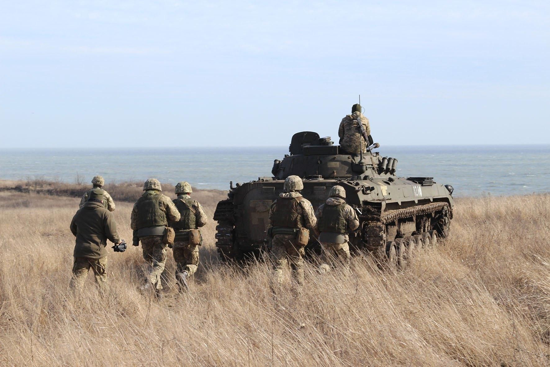 В то же время, что и российские: Украина проведет масштабные военные учения