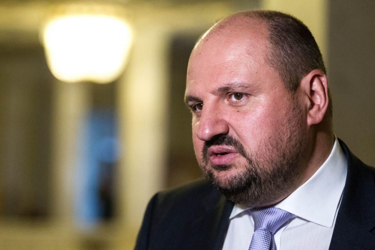 В дворі екснардепа Розенблата вибухнула граната: фото В дворі екснардепа Розенблата вибухнула граната: фото