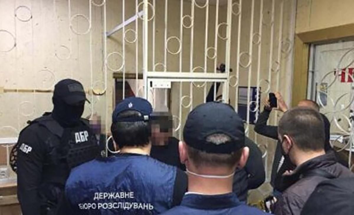Зґвалтування неповнолітньої поліцейським в Одесі: рішення суду