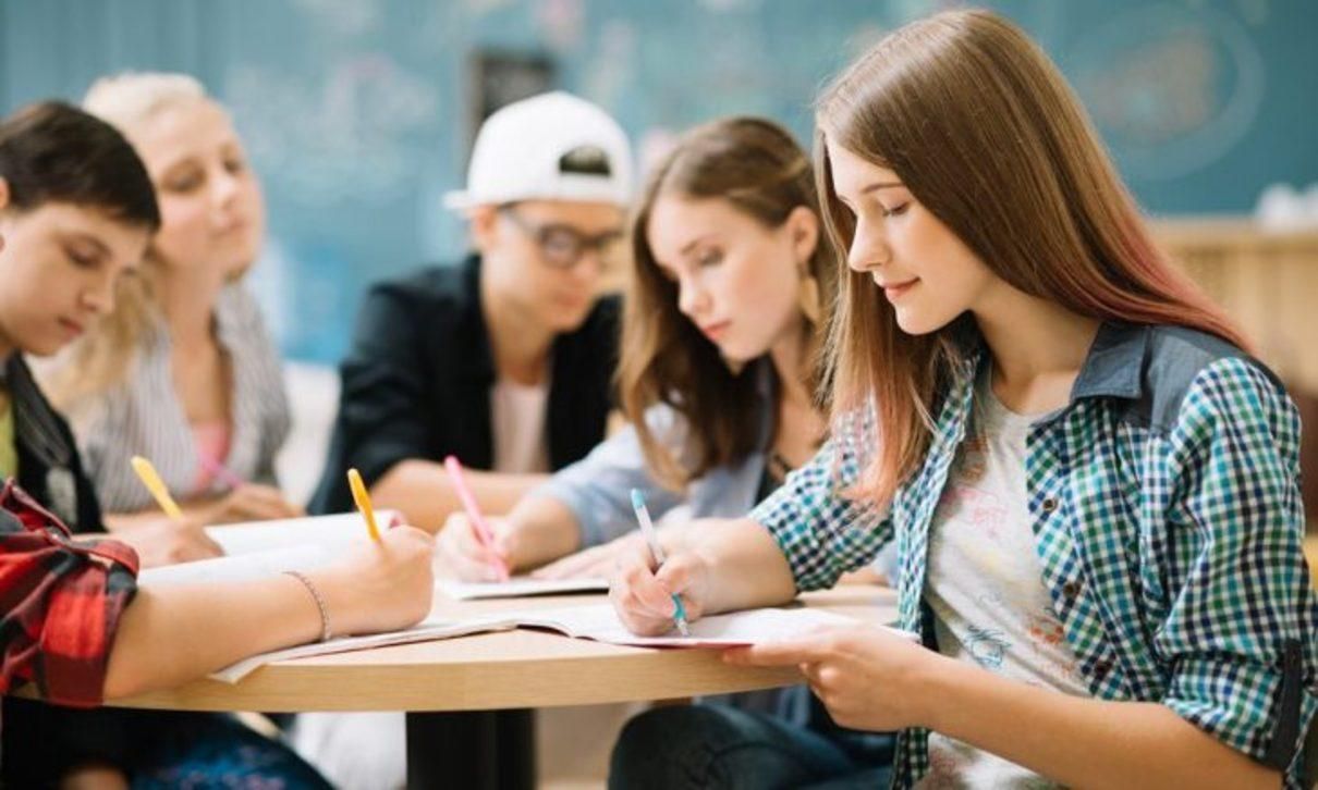 Скільки випускників з окупованих територій навчатимуться в українських ВНЗ: відповідь уряду Скільки випускників з окупованих територій навчатимуться в українських ВНЗ: відповідь уряду